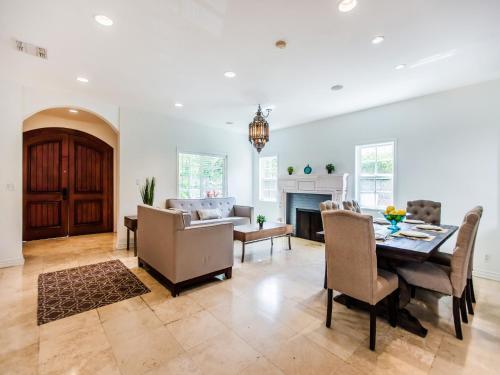 Maxwellton Home