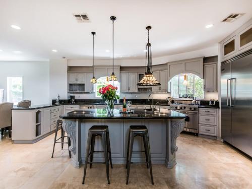 Maxwellton Home