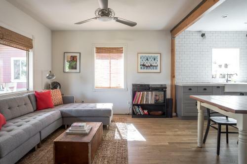 2033 Echo Park Avenue Home