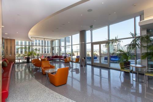 Hollywood And Sunset Furnished Apartments