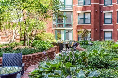 Hollywood And Sunset Furnished Apartments