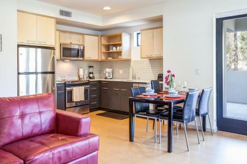 Hollywood And Sunset Furnished Apartments