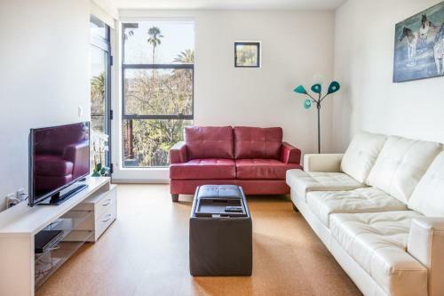 Hollywood And Sunset Furnished Apartments