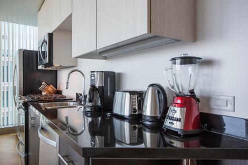 Hollywood And Sunset Furnished Apartments