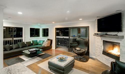 The Hollywood Hills Villa