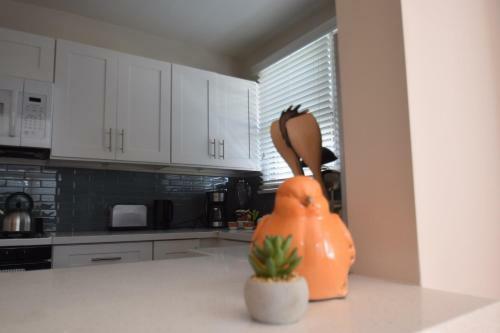 Boutique Fairfax Apartment