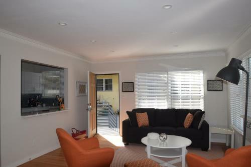 Boutique Fairfax Apartment