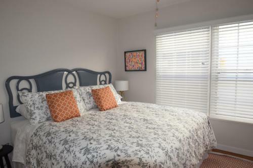 Boutique Fairfax Apartment