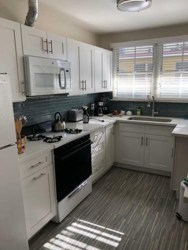 Boutique Fairfax Apartment