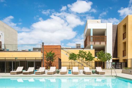 Apartamento Runway Large 2 Bedroom B214