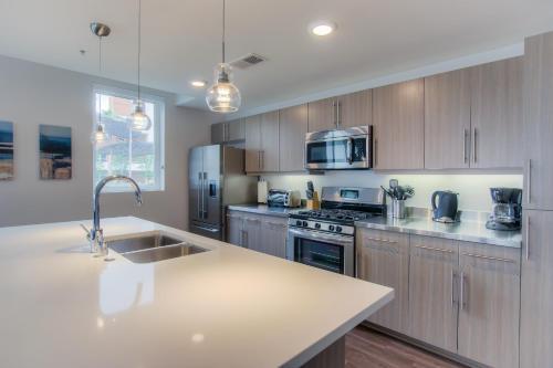 Apartamento Runway Large 2 Bedroom B214