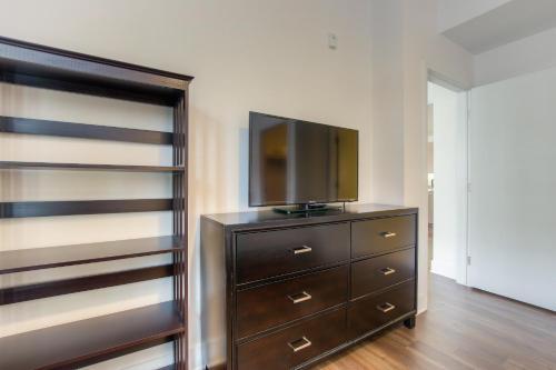 Apartamento Runway Large 2 Bedroom B214