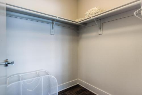 Apartamento Runway Large 2 Bedroom B214