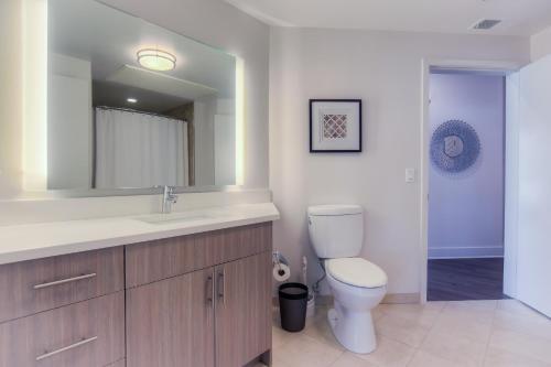 Apartamento Runway Large 2 Bedroom B214