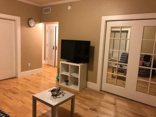 The Hollywood Style Apartment