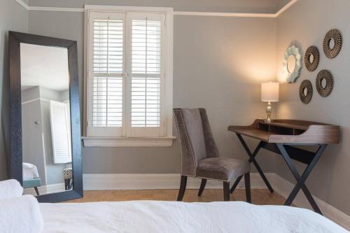 The Victorian 3 Bedroom Apartment 2.4