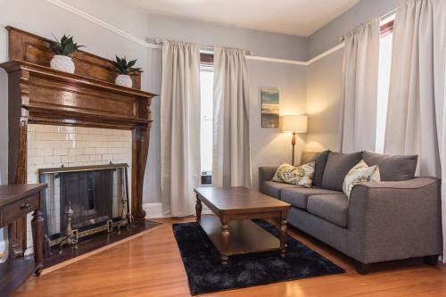 The Victorian 3 Bedroom Apartment 2.4