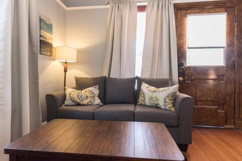 The Victorian 3 Bedroom Apartment 2.4