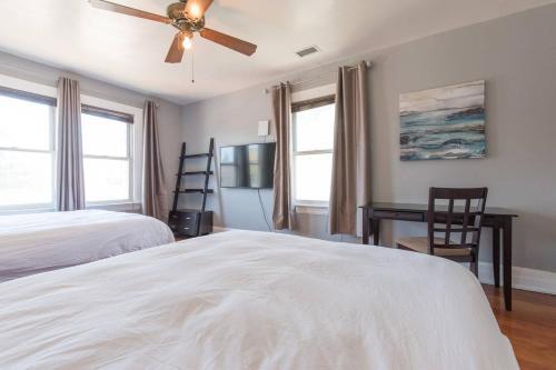The Victorian 3 Bedroom Apartment 2.4