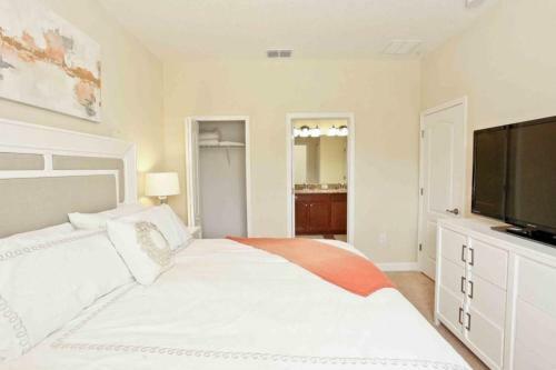 9157 Wedge House