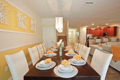 9157 Wedge House