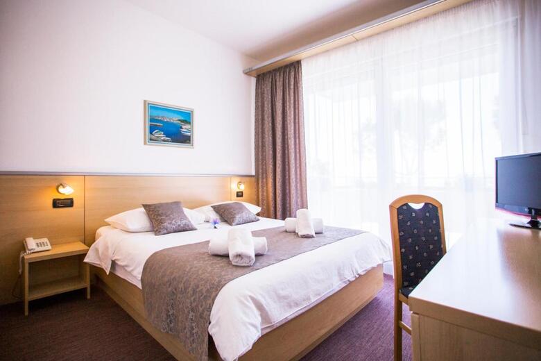 Hotel More