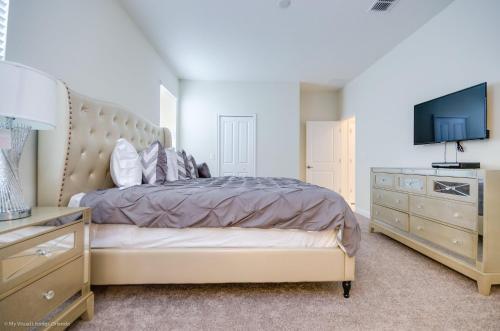 Villa H1672- Eight Bedroom Resort