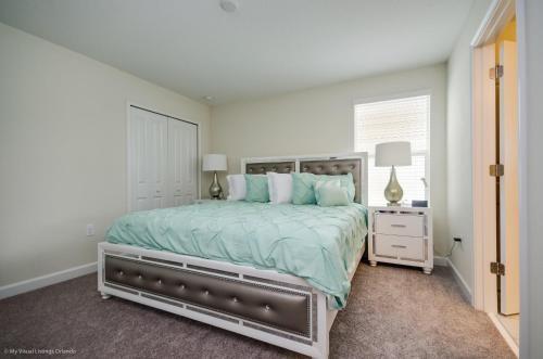 Villa H1672- Eight Bedroom Resort