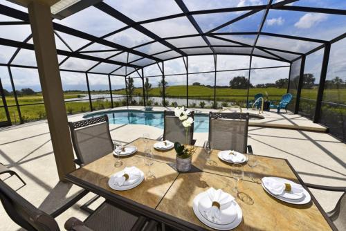 Five-bedroom Oakbourne Villa #5336
