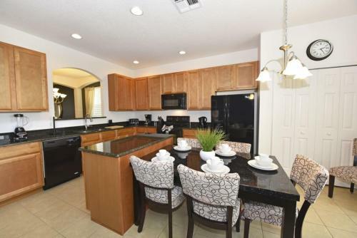 Six-bedroom Crofton Springs Villa