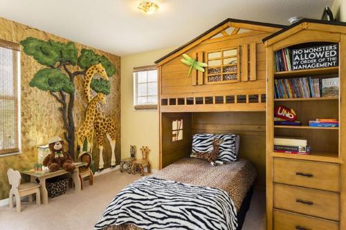 Six-bedroom Yellow Villa #174