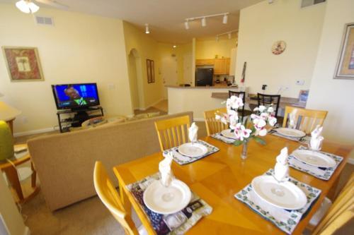 Four-bedroom Terrace Ridge Circle Villa