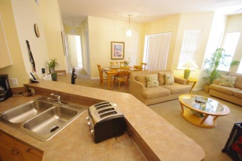 Four-bedroom Terrace Ridge Circle Villa