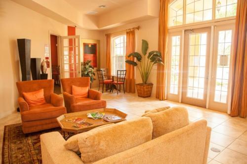 Four-bedroom Terrace Ridge Circle Villa
