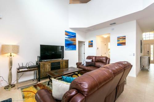 Villa 630 Orange Cosmos Blvd