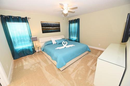 Six-bedroom Orange Villa #394