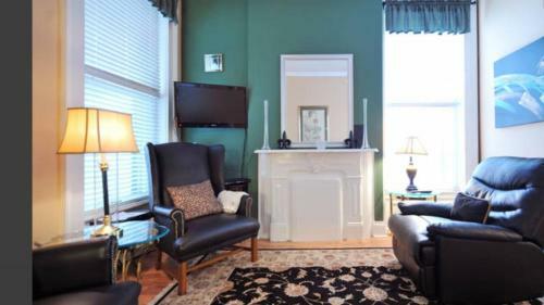Downtown Quaint Old Louisville Area Two Bedroom Two Bath Condo
