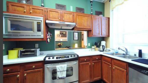 Downtown Quaint Old Louisville Area Two Bedroom Two Bath Condo