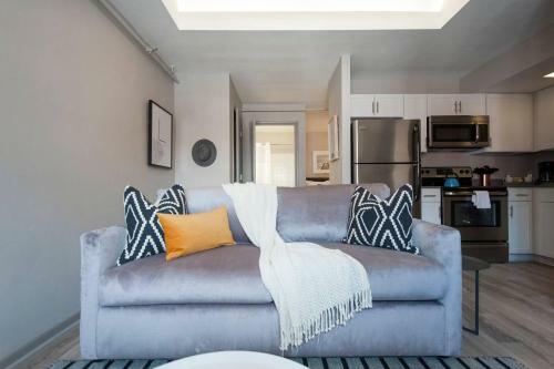 Apartamento Downtown Convenience With Breathtaking Rooftop Views!