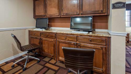 Posada Best Western Plus Lubbock Windsor Inn
