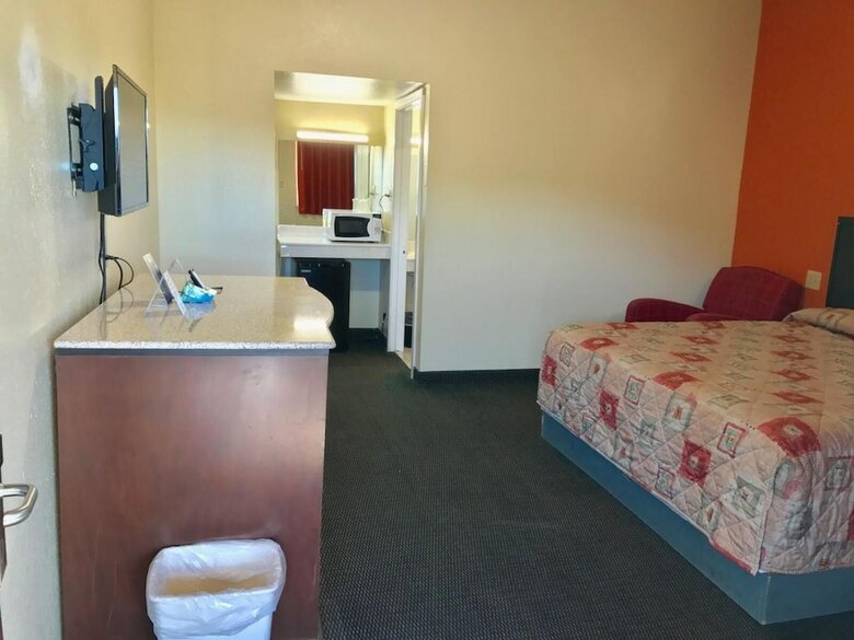 Motel Scottish Inn And Suites