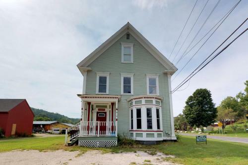 Charming Victorian - 1st Floor