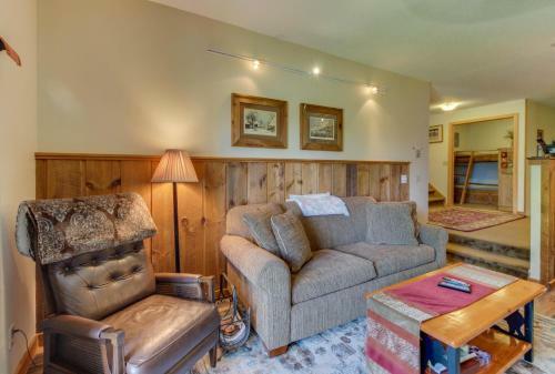 Trailside-cl23