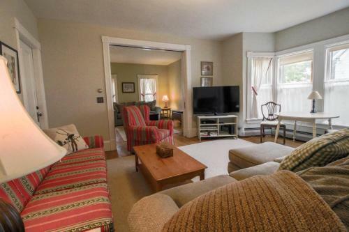Pleasant Street 49-lower Level