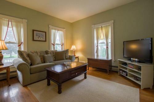 Pleasant Street 49-lower Level