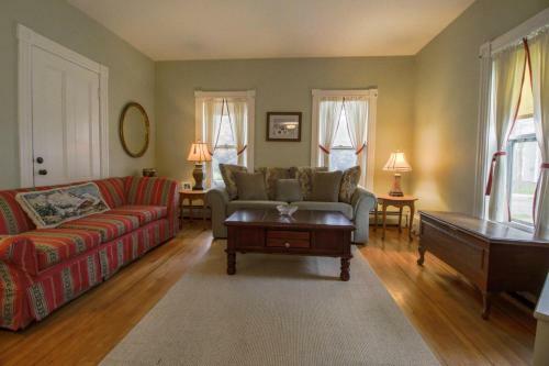 Pleasant Street 49-lower Level