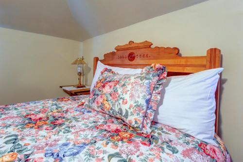 Amato Carriage House, Upper Level