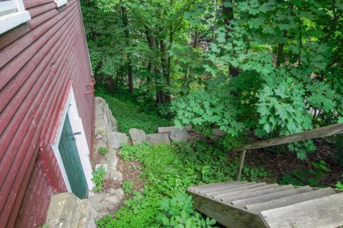 Amato Carriage House, Lower Level