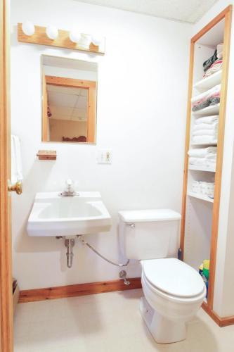 Amato Carriage House, Lower Level