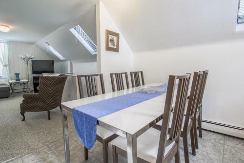 Pleasant Street 31 Unit A